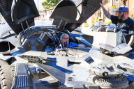 EXKLUSIV - Jay Leno fährt sein neues Batmobile aus