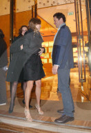 EXKLUSIV - Inniger Abschiedskuss zwischen Cressida Bonas und Dominic West