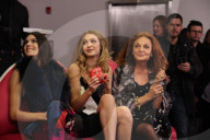 PEOPLE - Kendall Jenner und Gigi Hadid haben ihren Spass Backstage von der Diane Von Furstenberg Fashion Show