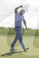 PEOPLE - Justin Timberlake freut sich beim Golfspiel
