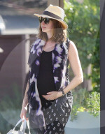 PEOPLE - Anna Hathaway's Babybauch wŠchst