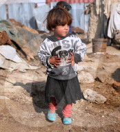 REPORTAGE - Afghanische Flüchtlingskinder im Zeltlager von Kabul