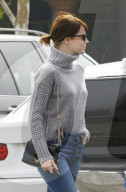 PEOPLE - Graue Maus: Emma Stone in Malibu unterwegs