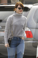 PEOPLE - Graue Maus: Emma Stone in Malibu unterwegs