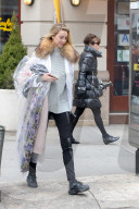 PEOPLE - Whitney Port holt ihr Trockenreinigung in New York ab