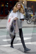 PEOPLE - Whitney Port holt ihr Trockenreinigung in New York ab