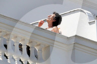 PEOPLE - Die Rolling Stones grüssen Fans von ihrem Hotel Balkon in Rio de Janeiro