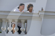 PEOPLE - Die Rolling Stones grüssen Fans von ihrem Hotel Balkon in Rio de Janeiro