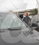 PEOPLE - Amber Valleta am LA Flughafen