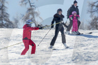 EXKLUSIV - Kate Moss bricht sich in Verbier den Fuss