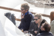 EXKLUSIV - Kate Moss bricht sich in Verbier den Fuss