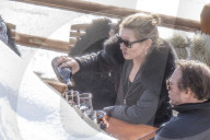 EXKLUSIV - Kate Moss bricht sich in Verbier den Fuss