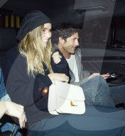 PEOPLE - Suki Waterhouse im Ausgang mit ihre Schwester und Brandon Davis in London