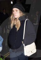 PEOPLE - Suki Waterhouse im Ausgang mit ihre Schwester und Brandon Davis in London