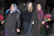 PEOPLE - Suki Waterhouse im Ausgang mit ihre Schwester und Brandon Davis in London