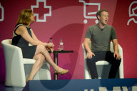 NEWS - Zuckerbergs stellt Mega-Projekt in Barcelnoa vor: Facebook startet Satelliten-Internet