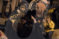 NEWS - Tausende FlÃ¼chtlinge sitzen in Griechenland fest