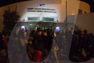 NEWS - Tausende FlÃ¼chtlinge sitzen in Griechenland fest