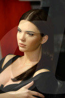 PEOPLE - Kendall Jenner trifft Kendall Jenner bei Madame Tussauds