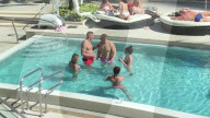 EXKLUSIV - Rob Gronkowski entspannt sich am Pool nach 'Gronk's Party Ship'