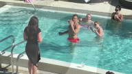EXKLUSIV - Rob Gronkowski entspannt sich am Pool nach 'Gronk's Party Ship'
