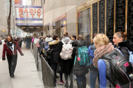 FEATURE - Anstehen für einen Job bei 'Rockette' vor der Radio City Music Hall 