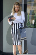 PEOPLE -  Khloe Kardashian zeigt ihre Kruven