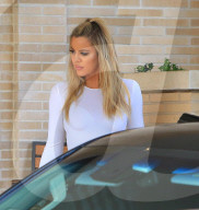 PEOPLE -  Khloe Kardashian zeigt ihre Kruven