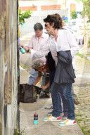 PEOPLE - Ronnie Wood sprüht das Stones Logo auf eine Beton Wand in Sao Paulo