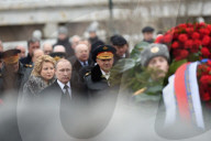 NEWS - Moskau: Wladimir Putin am Grab des unbekannten Soldaten