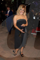 PEOPLE - Brit Awards: Ankunft der Stars und Sternchen