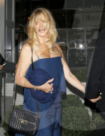 PEOPLE - Scheint etwas durch den Wind: Goldie Hawn 