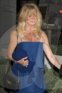PEOPLE - Scheint etwas durch den Wind: Goldie Hawn 