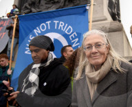 PEOPLE - Vanessa Redgrave an der Anti-Atomwaffendemo in London