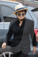 PEOPLE - War wegen Grippe kurz im Spital: Yoko Ono
