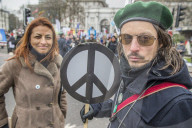 NEWS - London: Tausende protestieren gegen Atomwaffen