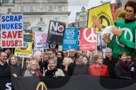 NEWS - London: Tausende protestieren gegen Atomwaffen