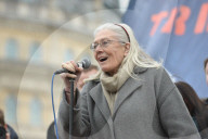 NEWS - London: Tausende protestieren gegen Atomwaffen