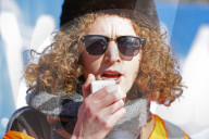 NEWS - New York: Frauen tun ihre Sympathie für Bernie Sanders kund