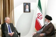 NEWS - New York: Frauen tun ihre Sympathie für Bernie Sanders kund