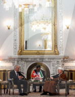 NEWS - New York: Frauen tun ihre Sympathie für Bernie Sanders kund