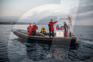 NEWS - Flüchtlinge Mittelmeer: Die Organisation "Sea Watch" auf Patroullie