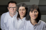 PORTRAIT - Zika Virus Forscher Olga Pleguezuelos, John Brew und Ana im Labor in Camden