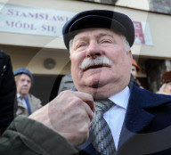 NEWS - Warschau: Lech Walesa gibt ein Statement ab
