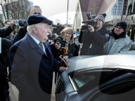 NEWS - Warschau: Lech Walesa gibt ein Statement ab