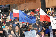 NEWS - Warschau: Solidaritäts-Demo für Lech Walesa