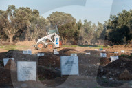 REPORTAGE - FLÃ¼chtlingsfriedhof auf Lesbos