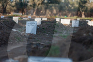 REPORTAGE - FLÃ¼chtlingsfriedhof auf Lesbos
