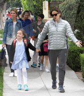 PEOPLE - After-Oscar-Night: Jennifer Garner mit den Kids in Brentwood unterwegs