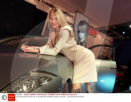 PEOPLE - Auto Show: Don't miss the Models!